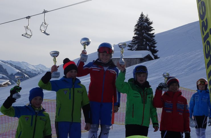 1. Bezirkscup-Rennen der Kinder: Skicross in Brixen